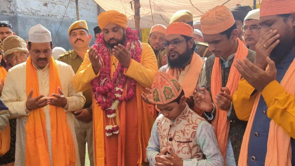 Shahzada-e-Grib Nawaj Hazrat Syed Naseruddin Chishty Sahab, Janshin, Dewan and Sajjadanashin Hazara Khwaja Moinuddin Hasan Chishty (R.A), Ajmer Sharif attended the 121th Urs of Khwaja Abdul Latif Shah Sahib Nazmi Sulemani Chishty-Al-Farooqi (R.A.) at Jodhpur Rajasthan